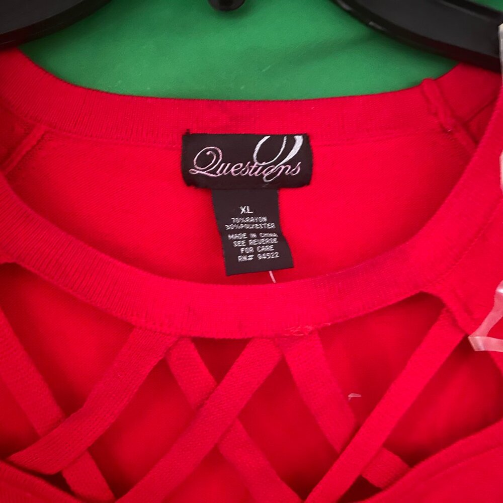 QUESTIONS RED TOP SIZE XL - Picture 2 of 5